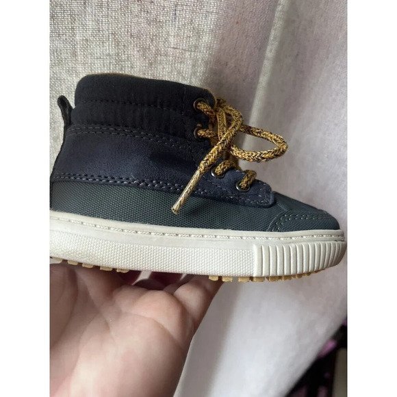 oshkosh b'gosh Duck Boots Navy Tan Size 6 Toddler - Picture 9 of 12